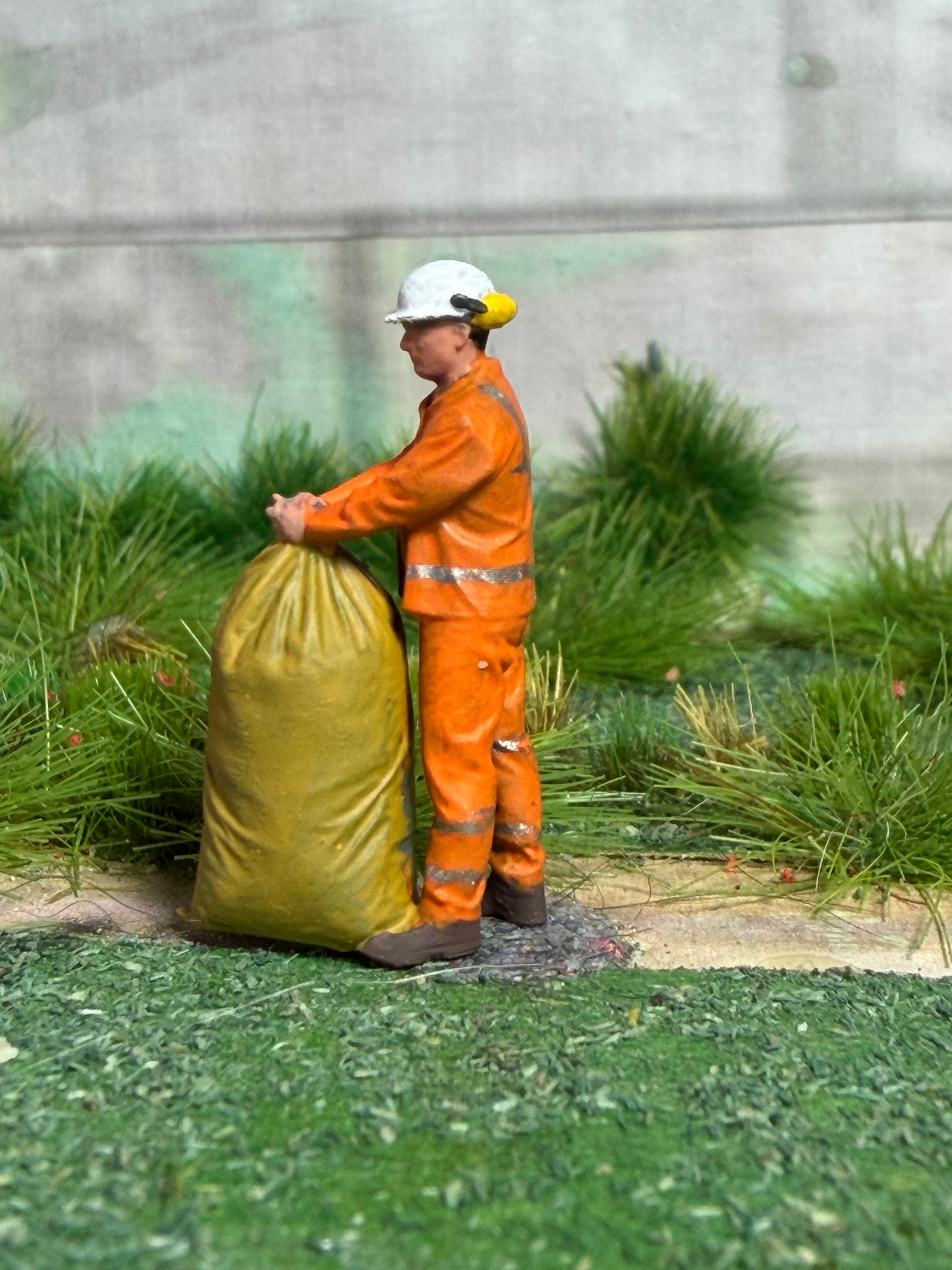 OO GAUGE 1/76 Scale Worker With Large Sack Detailed Train Set Model Railway
