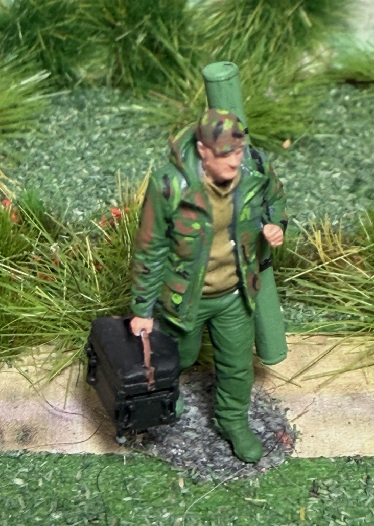 OO GAUGE figures 1/76 Scale Man FIGURE Fisherman Going Fishing Railway Figure Painted