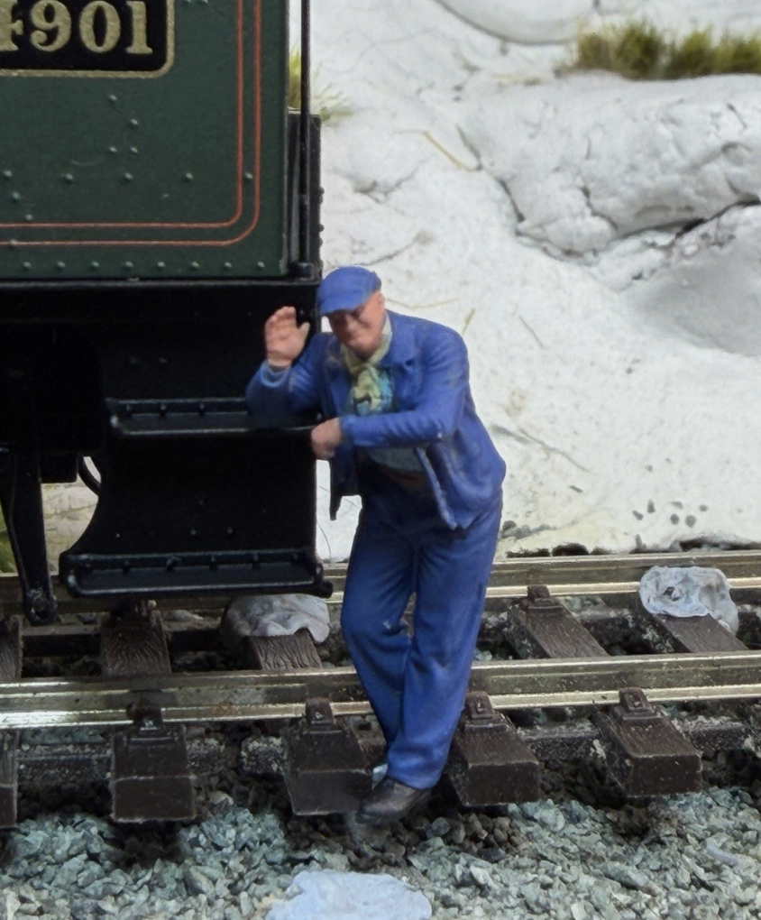 OO Gauge Railway Driver engineer Worker 1/76 Scale Model Railway Track Worker