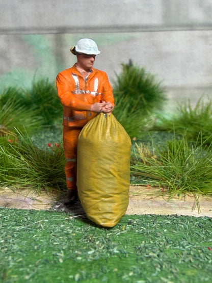 OO GAUGE 1/76 Scale Worker With Large Sack Detailed Train Set Model Railway