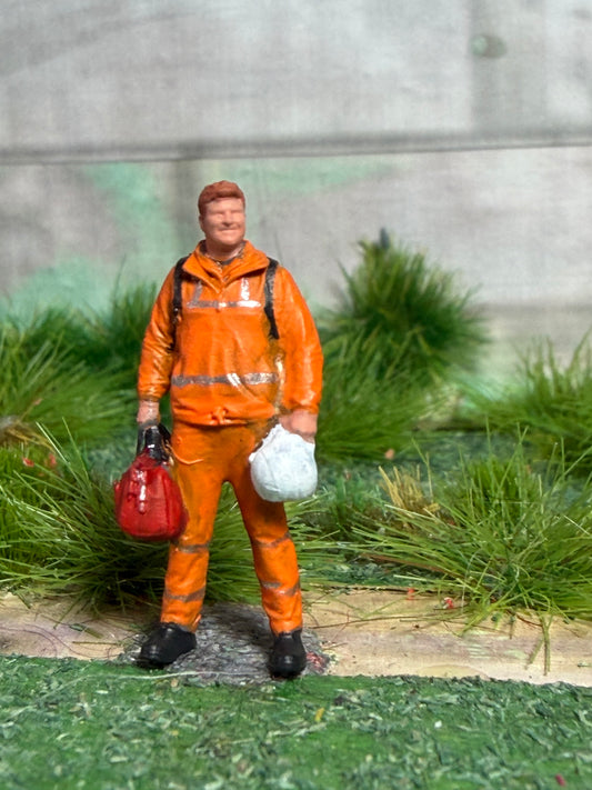 OO GAUGE 1/76 Scale Worker With Back Pack /bag Detailed Train Set Model Railway