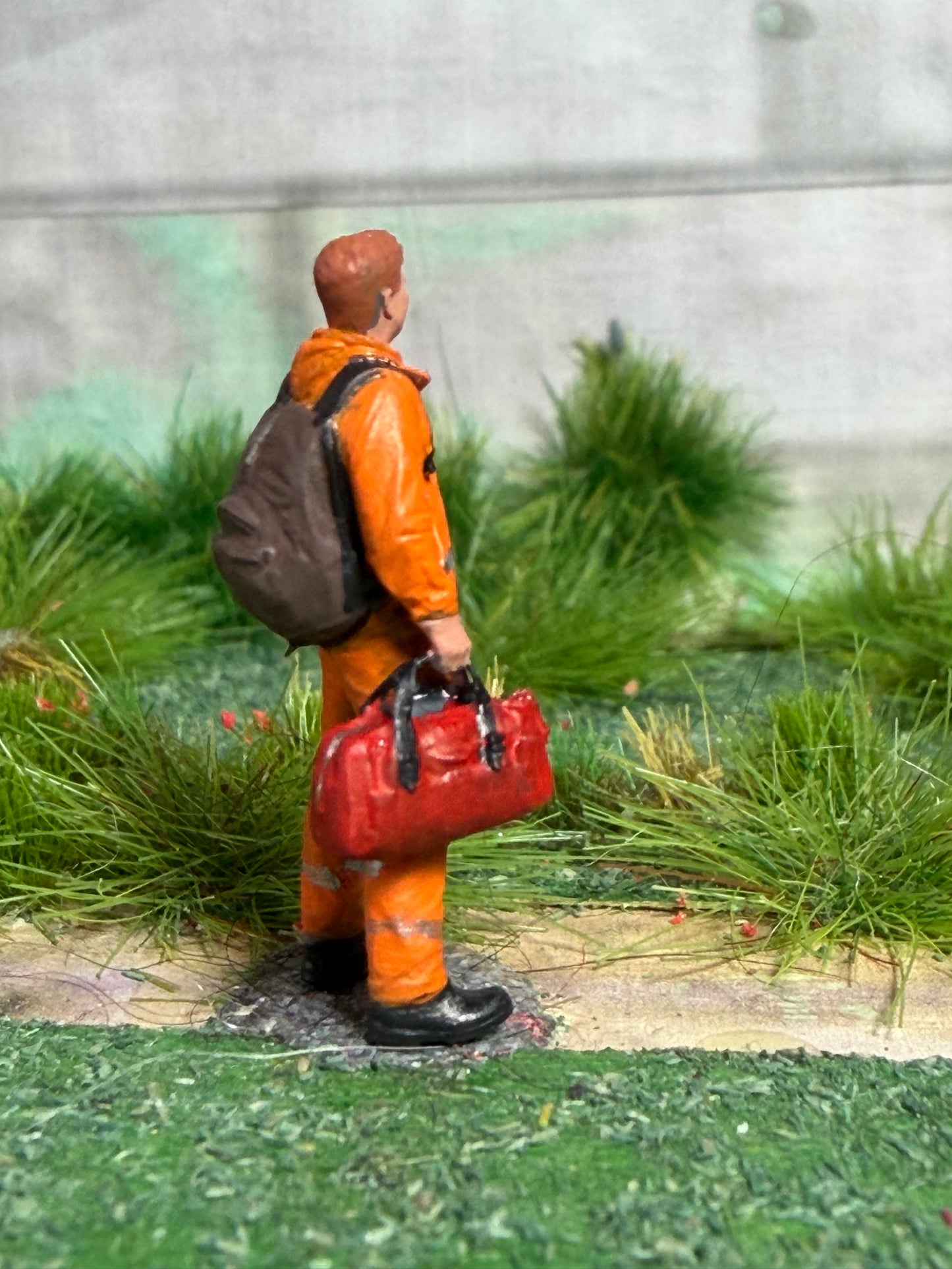 OO GAUGE 1/76 Scale Worker With Back Pack /bag Detailed Train Set Model Railway