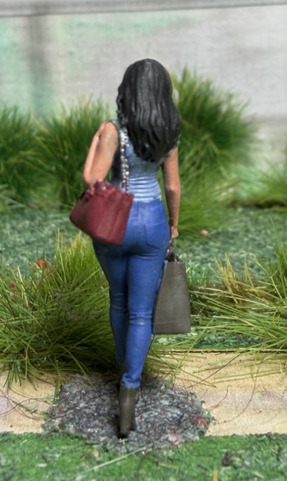 OO GAUGE 1/76 Scale Woman With Shopping Detailed Train Set Model Railway