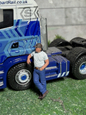 OO GAUGE 1/76 Scale Man Standing Leaning On Car Truck Etc Detailed Model Railway