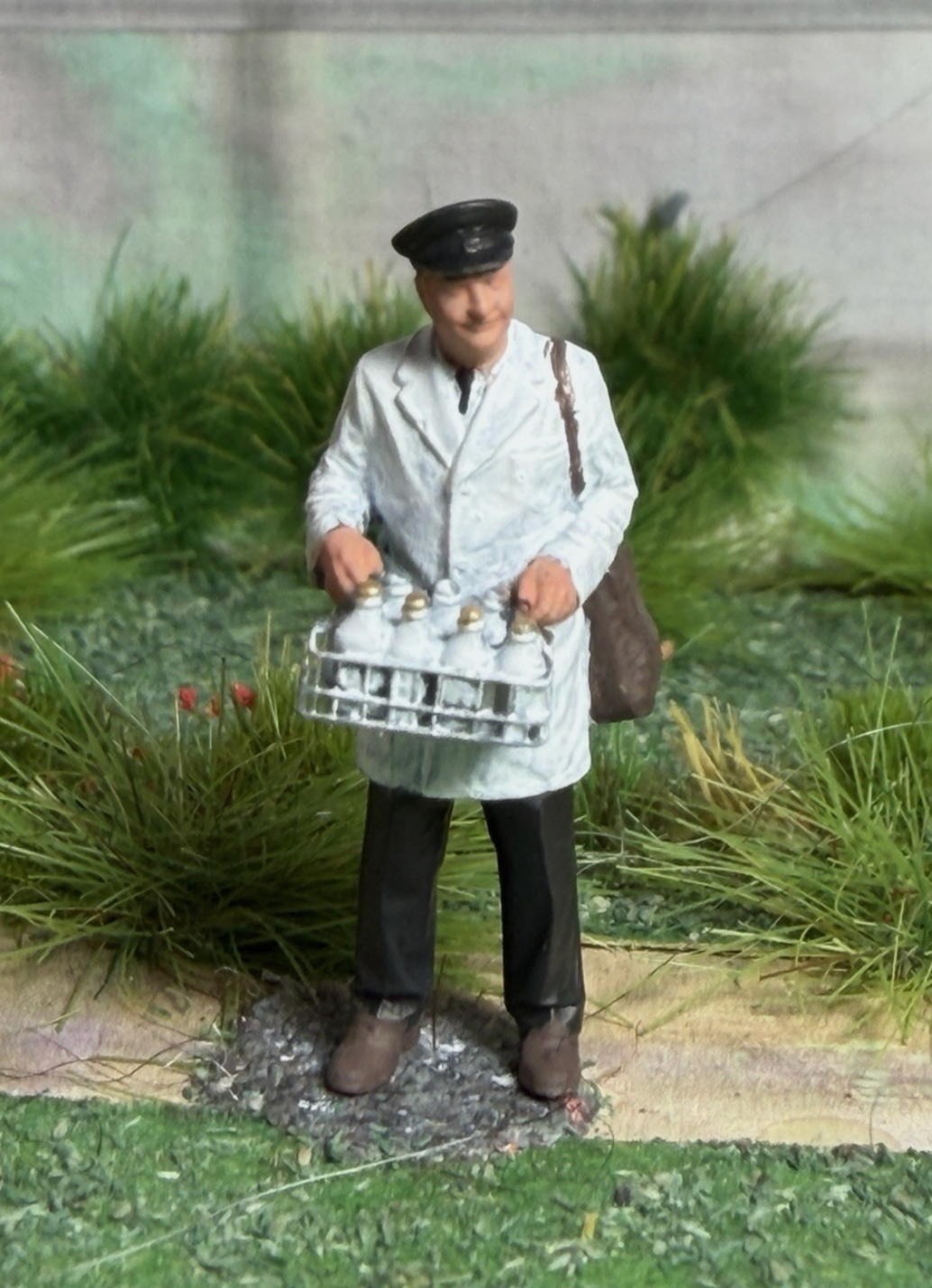 Model RAILWAY FIGURES OO GAUGE 1/76 Scale 1940-1960 Era Milkman Detailed