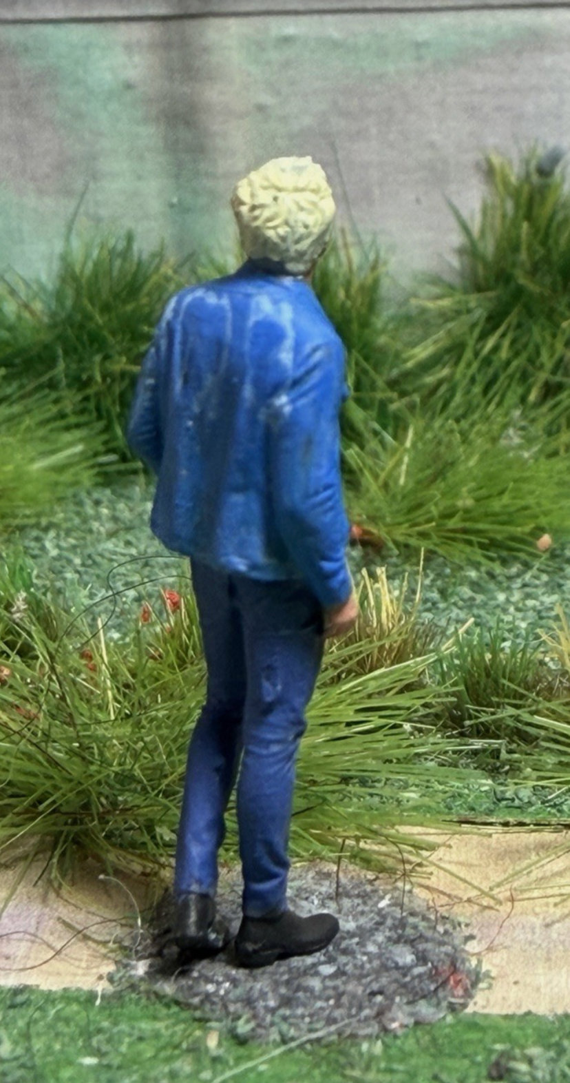 OO GAUGE railway  1/76 Scale Man Standing Waiting Detailed Train Set Model Railway