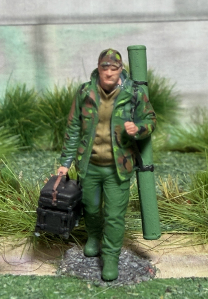 OO GAUGE figures 1/76 Scale Man FIGURE Fisherman Going Fishing Railway Figure Painted