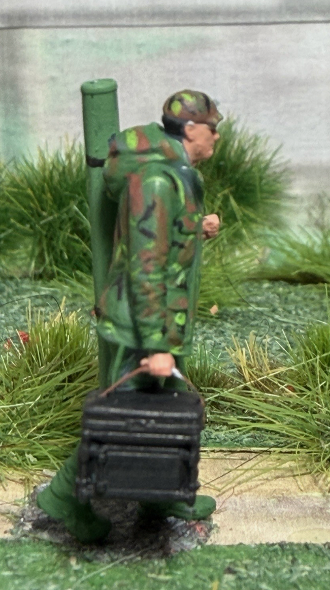 OO GAUGE figures 1/76 Scale Man FIGURE Fisherman Going Fishing Railway Figure Painted