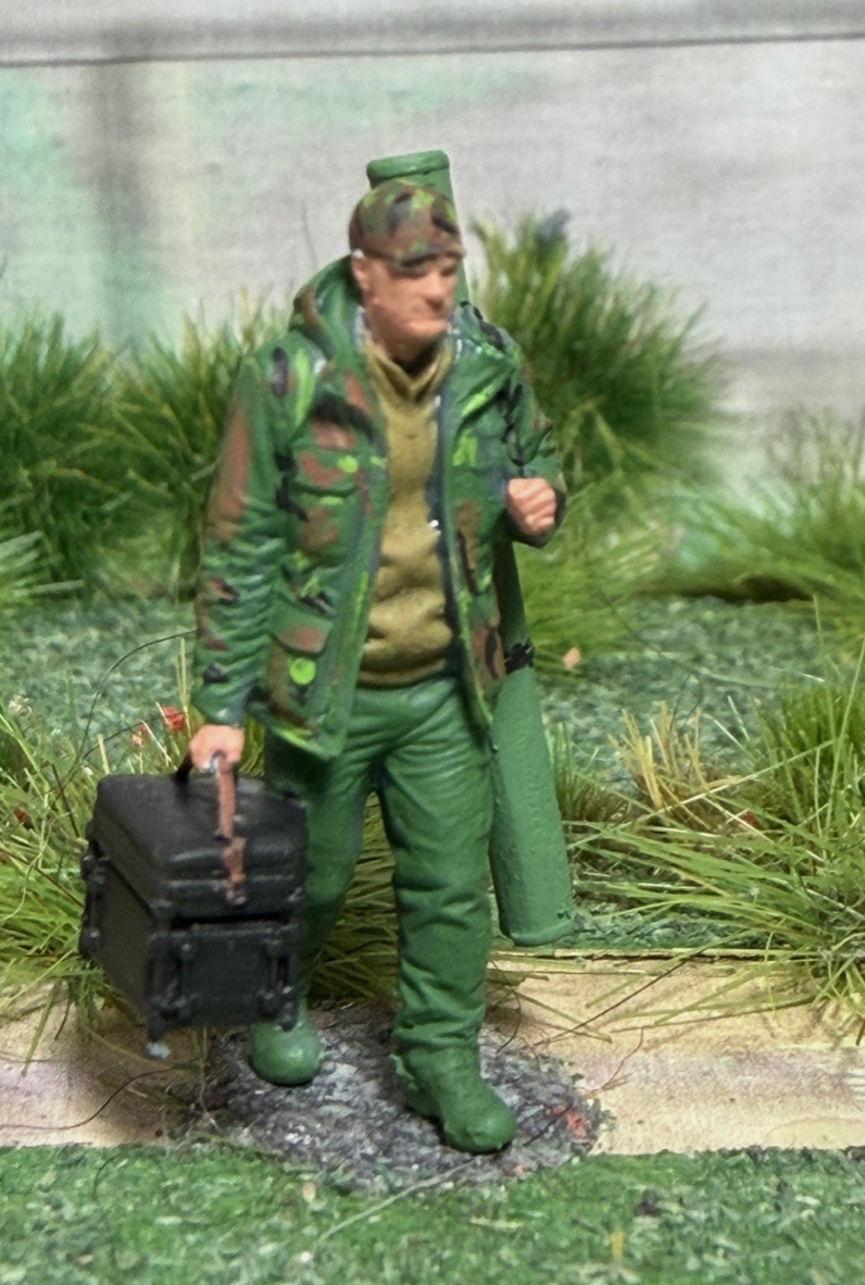 OO GAUGE figures 1/76 Scale Man FIGURE Fisherman Going Fishing Railway Figure Painted