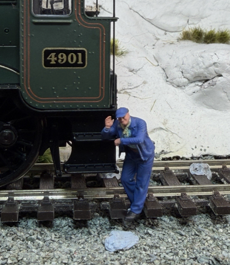 OO Gauge Railway Driver engineer Worker 1/76 Scale Model Railway Track Worker